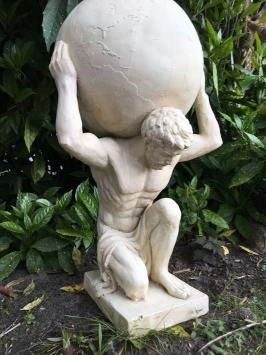 Atlas met wereldbol - polystone beeld - 70 cm - oud wit